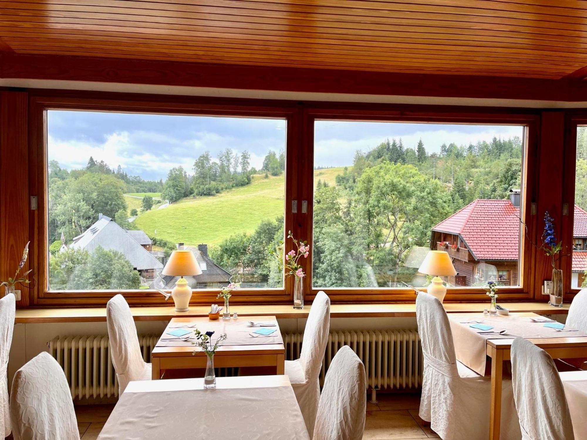 Hotel Sonnenberg Garni Hinterzarten Exterior photo