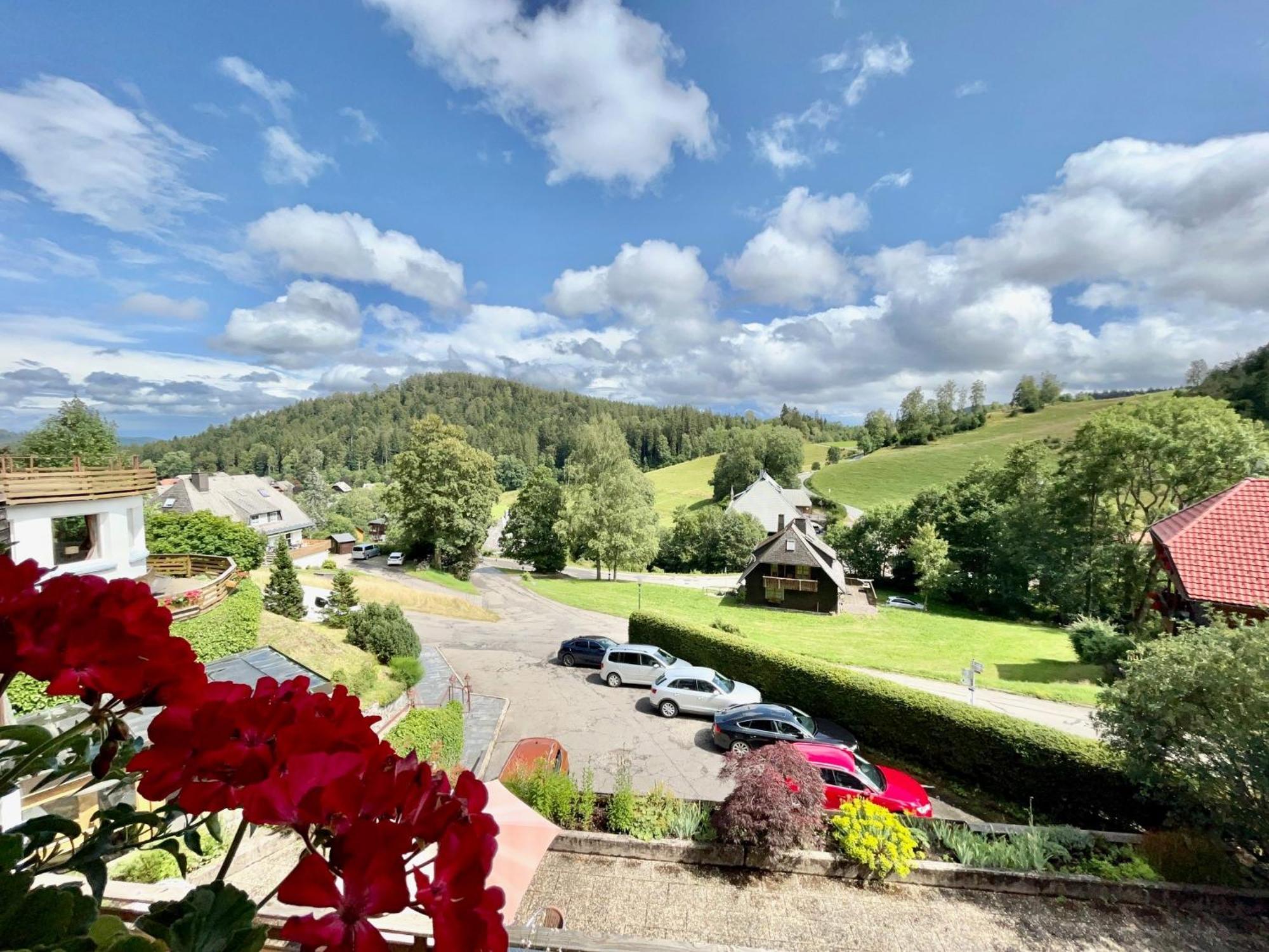 Hotel Sonnenberg Garni Hinterzarten Exterior photo